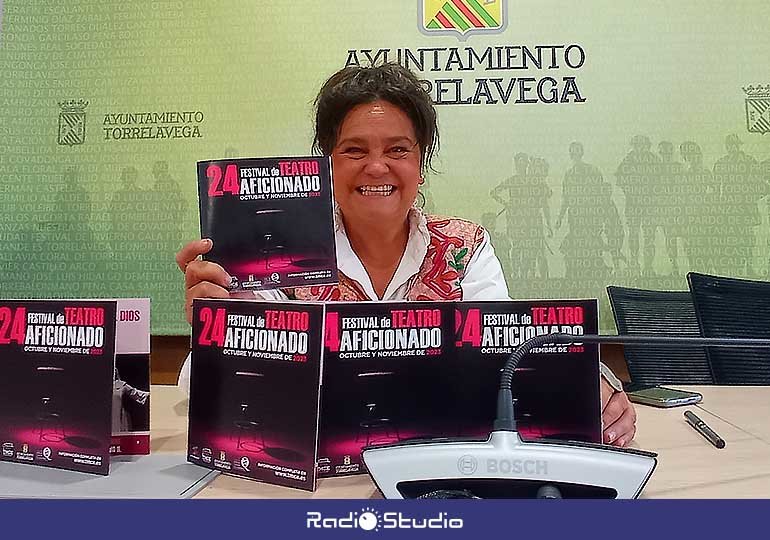 La concejal de Cultura de Torrelavega, Esther Vélez, presentó la programación el 24º Festival de Teatro Aficionado.