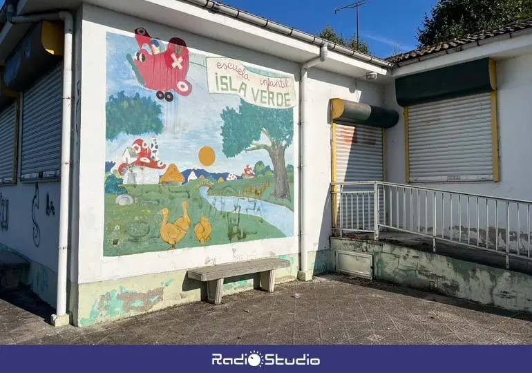 Antiguo centro de Isla Verde antes de la reforma que lo convertir&aacute; en un centro especializado para enfermos de Alzheimer | Foto: Radio Studio