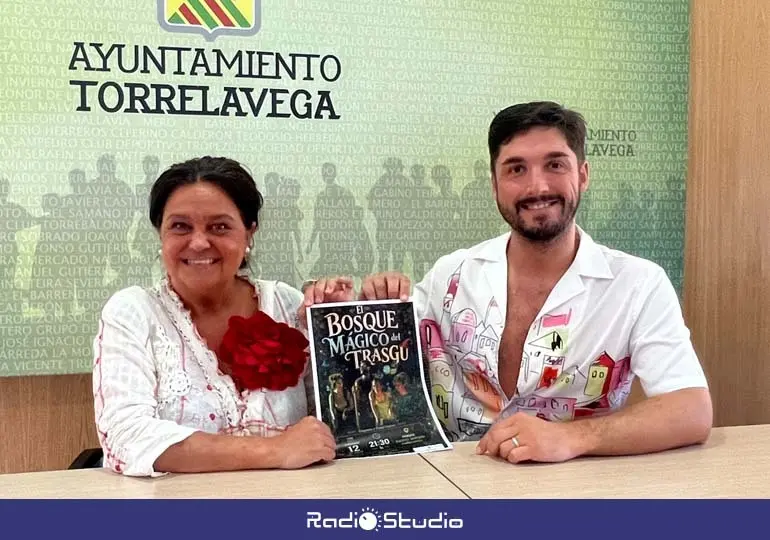 Esther V&eacute;lez y C&eacute;sar Mara&ntilde;&oacute;n presentan la actividad | Foto: Radio Studio