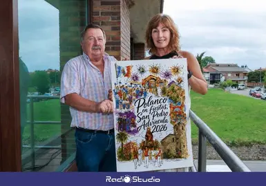 La alcaldesa, Rosa D&iacute;az, y el concejal de Festejos, Fernando Sa&ntilde;udo, muestran el cartel anunciador de San Pedro Adv&iacute;ncula de este a&ntilde;o | Foto: Ayuntamiento
