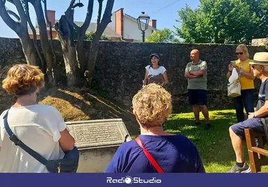 Participantes en los paseos culturales guiados por los lugares de Polanco vinculados a la vida y la obra de Jos&eacute; Mar&iacute;a de Pereda | Foto: Ayuntamiento