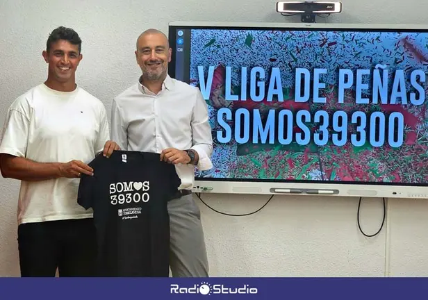 Javier L&oacute;pez Estrada y Nacho Gonz&aacute;lez presentan la V Liga de Pe&ntilde;as Somos39300 | Foto: Ayuntamiento