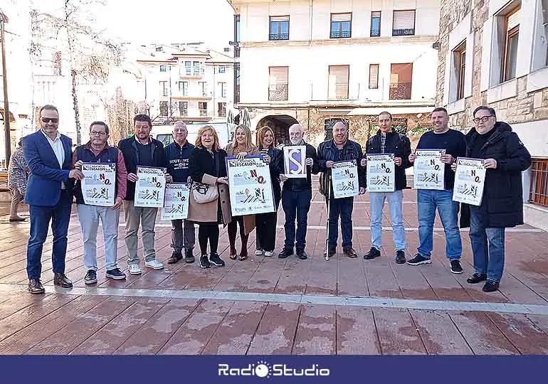 Presentación de la campaña 'Escalón a la vista' que contará con la colaboración del comercio de Torrelavega.