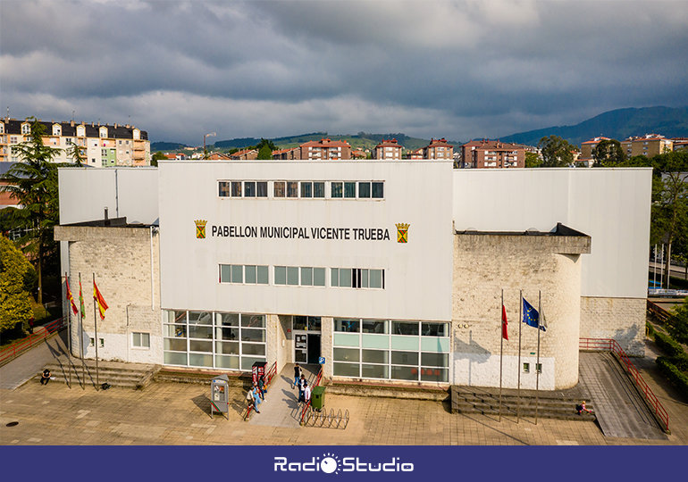 Vista general del pabellón Vicente Trueba de Torrelavega, una de las instalaciones deportivas más importantes del municipio.