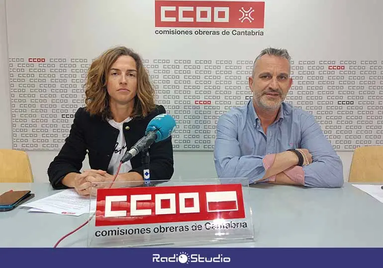 Ángela Sobrino y Daniel González, de CC OO en el Ayuntamiento de Torrelavega.