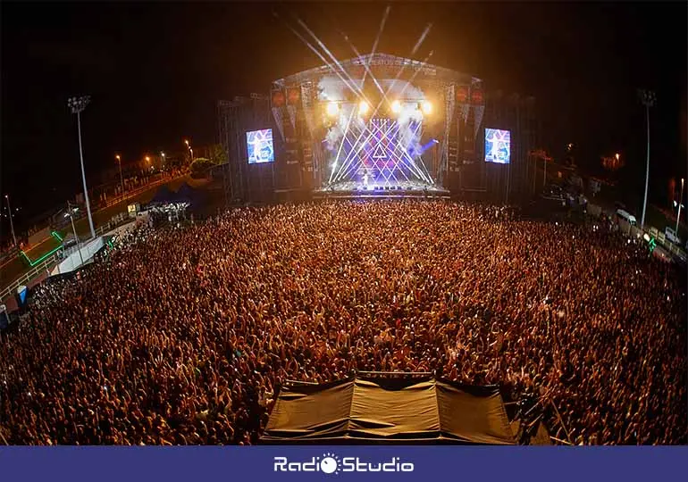 Vista panorámica del concierto de Quevedo este sábado en Torrelavega.