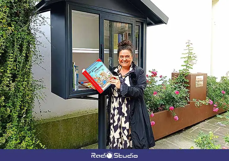 El primer punto de libros en la calle se ha instalado en el Rincón de las Artes, frente al teatro Concha Espina.