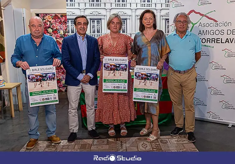 Miembros de la asociación Amigos de Torrelavega durante la presentación de las próximas actividades organizadas por este colectivo.