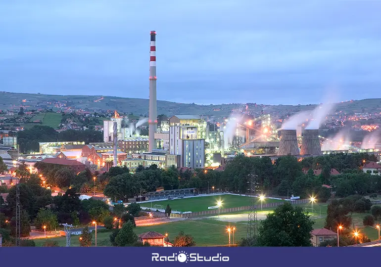 Vista panorámica del complejo fabril de Solvay, en Barreda, una de las empresas beneficiadas por estas ayudas.