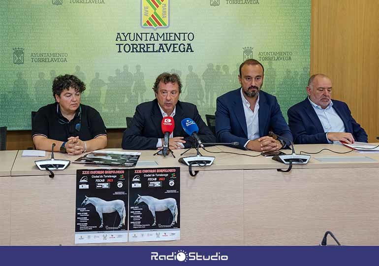 El concurso de caballos de raza española se celebrará este fin de semana en el Mercado Nacional de Ganados.