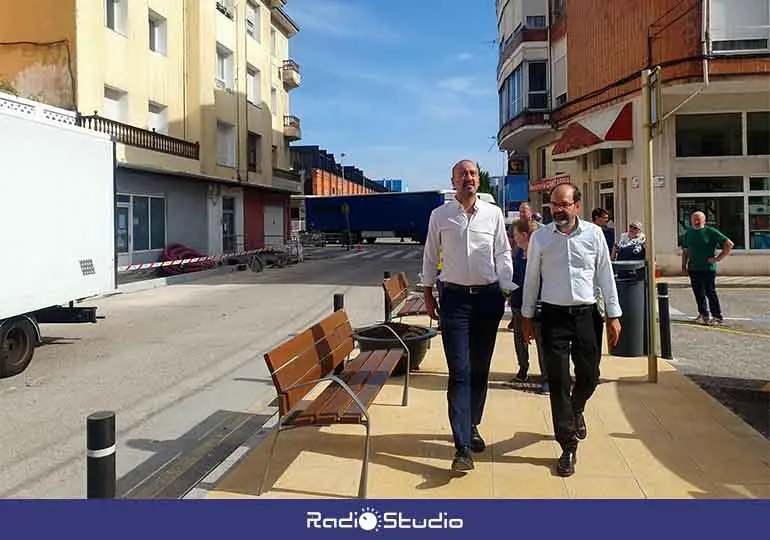 Visita a las obras en las calle adyacentes al Paseo del Niño, que entran ya en su recta final.