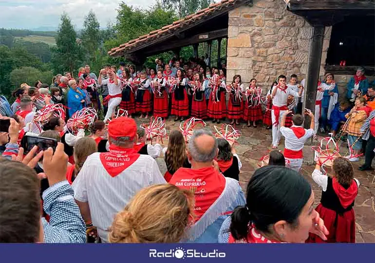 Todo preparado en Cohicillos para la subida a San Cipriano, la romería 'de prao' de referencia en la comarca del Besaya.