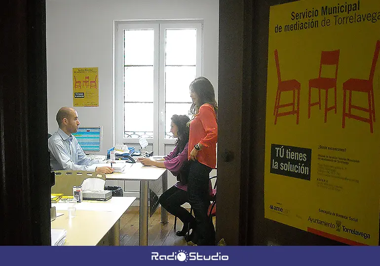 Imagen de archivo del Servicio Municipal de Mediación de Torrelavega.