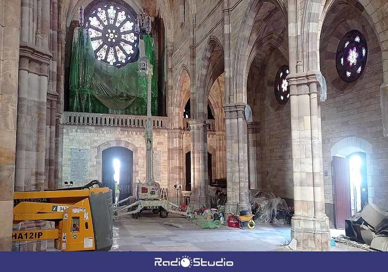 La centenaria iglesia de La Asunción está siendo objeto de una profunda remodelación interior.