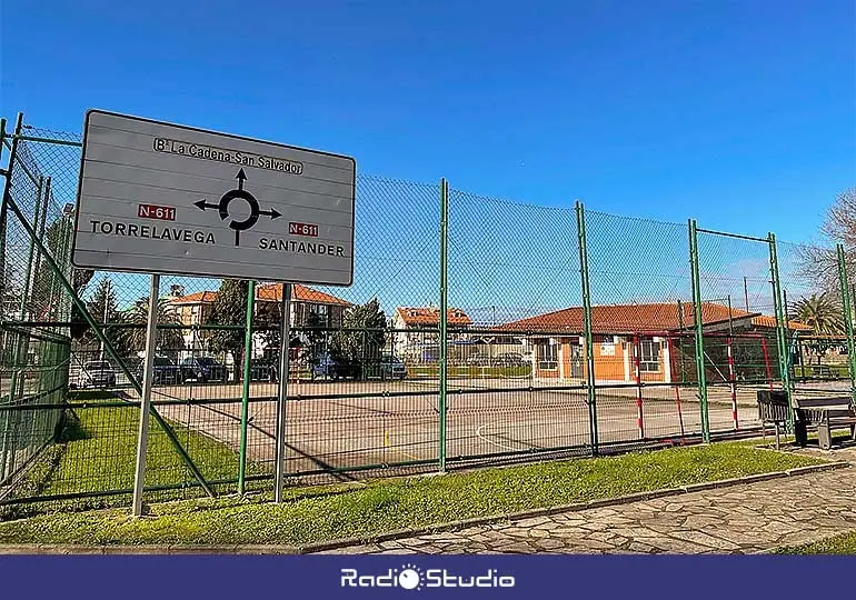 Finca situada junto al centro de salud, cuya cesión al Gobierno de Cantabria ha sido aprobada en Pleno.