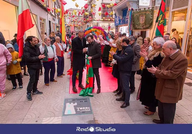 El dibujante de cómic Álvaro Martínez se ha convertido en la cuarta 'estrella de la fama' de Torrelavega.