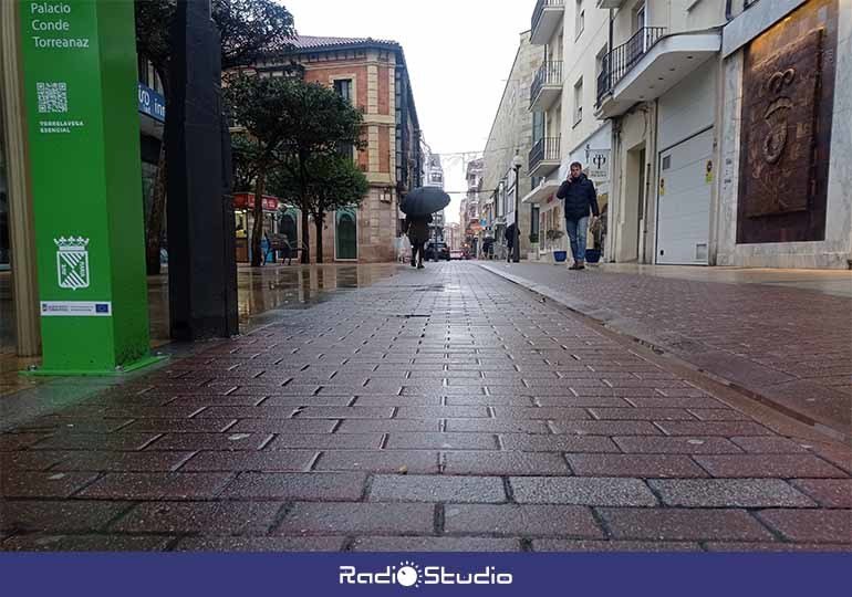Los actuales adoquines centrales de la calle Mártires serán sustituidos por asfalto impreso pintado de color rojizo