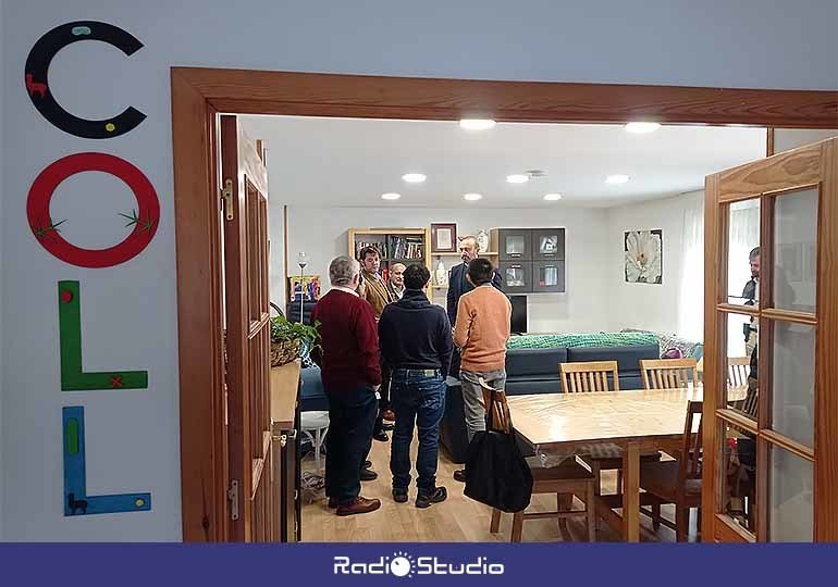El alcalde de Torrelavega y el concejal de Bienestar Social han visitado la Casa Coll de Amica.