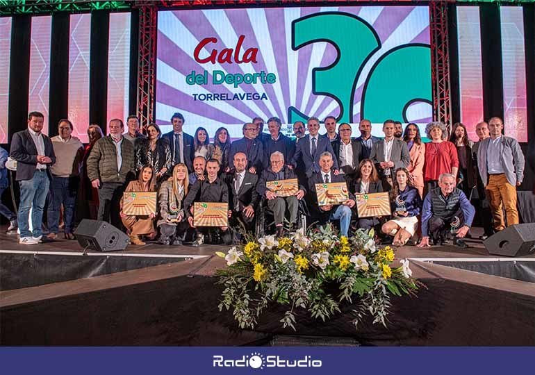 Foto de archivo de los premiados en la Gala del Deporte de Torrelavega del año pasado.