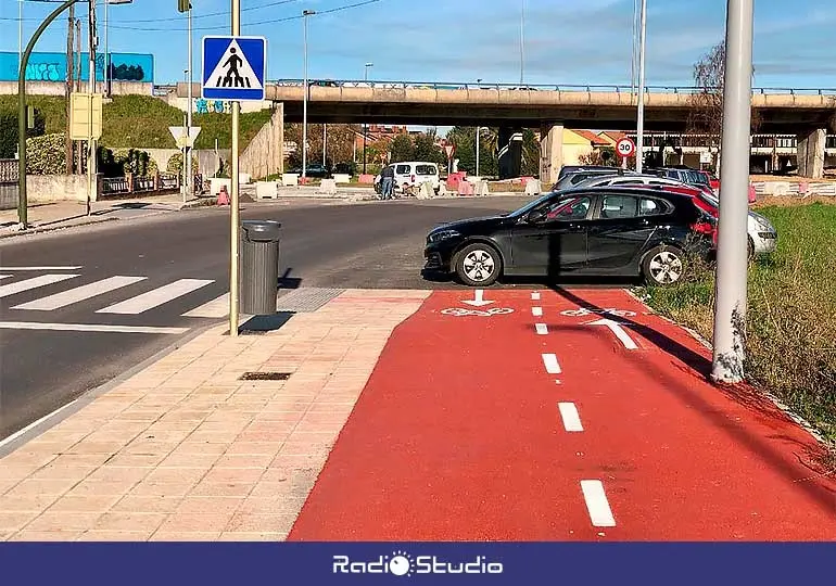 Entre las deficiencias que denuncian varios colectivos está la falta de continuidad del carril-bici.