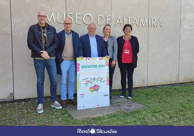 El Museo Altamira acogió la presentación del XVII Festival Internacional de Títere Bisóntere que se celebrará del 24 al 26 de mayo en Santillana.