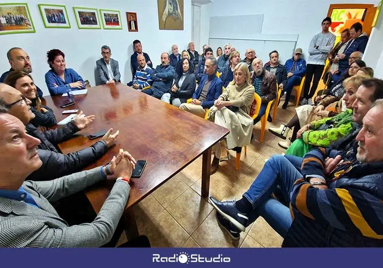 Un momento de la reunión del Comité del PRC en la comarca del Besaya.