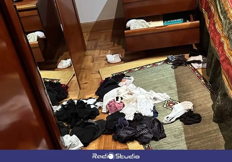 Los ladrones buscaron joyas por toda la vivienda | Foto: Radio Studio