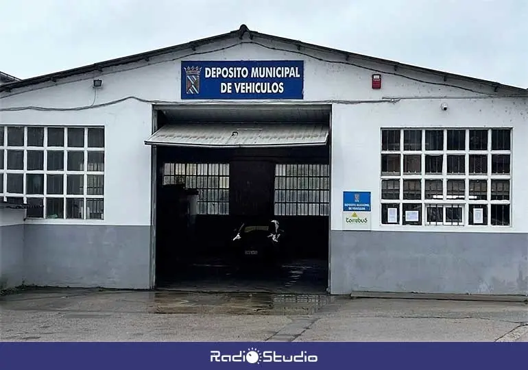Instalaciones del dep&oacute;sito y gr&uacute;a municipal en el pol&iacute;gono de La Tejera, en Torrelavega.