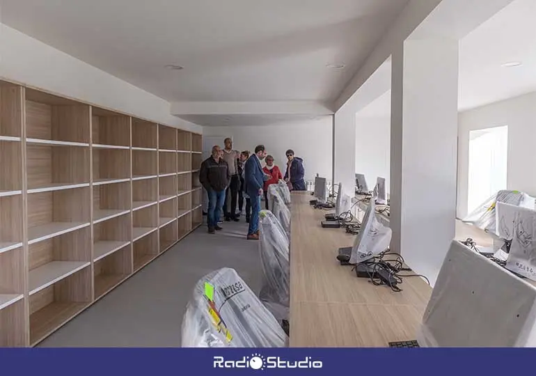 Vista general de la sala de inform&aacute;tica del centro inaugurado esta semana.