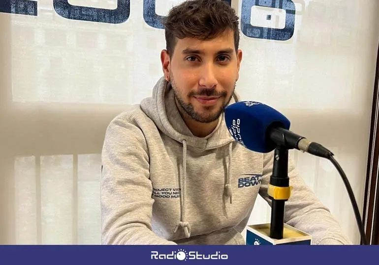 El artista local Miguel Junco se ha pasado por los micrófonos de Radio Studio
