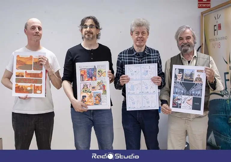 Jurado del concurso de comic con los trabajos ganadores.