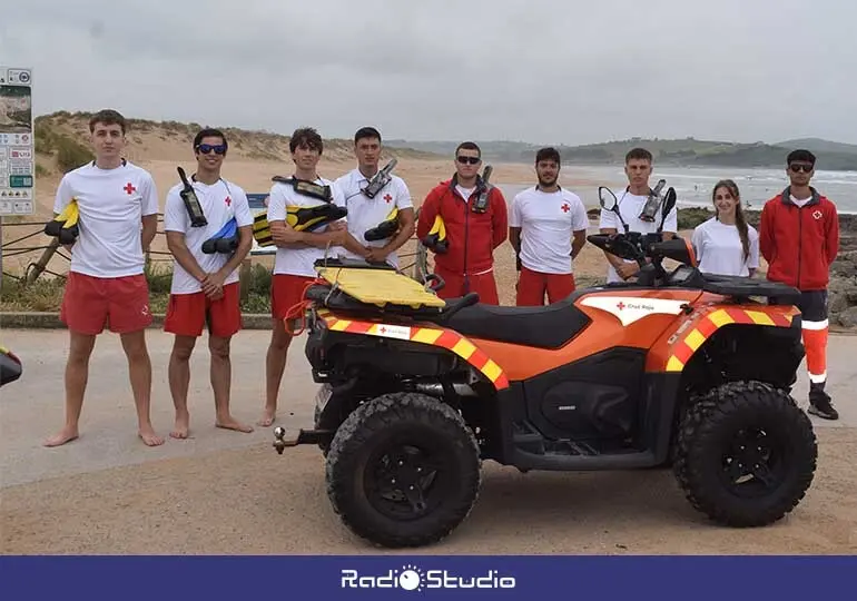 Plantilla de socorristas que atender&aacute; las playas de Pi&eacute;lagos este verano.