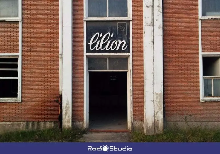 Entrada la antigua planta de Lilion de Sniace | Foto: Red de Patrimonio Industrial de Cantabria
