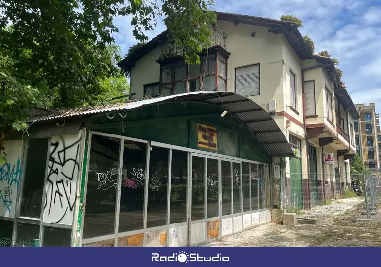 El Ayuntamiento quiere convertir el antiguo Centro Andaluz en una biblioteca diferente a las tradicionales | Foto: Radio Studio