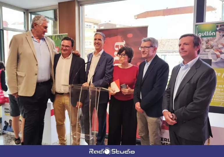 Inauguraci&oacute;n de la feria de empleo '45+: talento que impulsa' en la C&aacute;mara de Comercio de Torrelavega