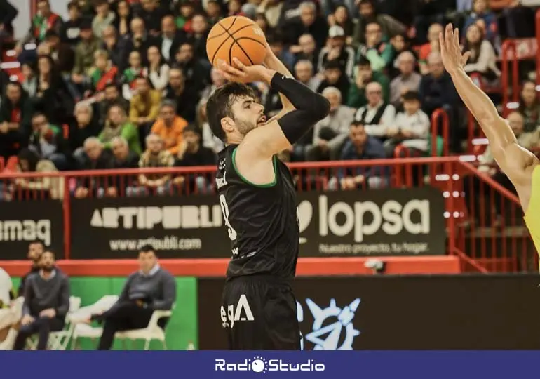 Germ&aacute;n Mart&iacute;nez ampl&iacute;a su vinculaci&oacute;n con el club una temporada m&aacute;s | Foto: Grupo Alega