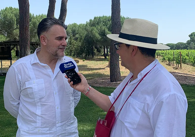 Lalo Ant&oacute;n, director de Finca Villacreces, charla con Radio Studio Cantabria sobre las caracter&iacute;sticas de Pruno