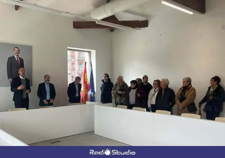 Imagen de archivo del sal&oacute;n de plenos durante la inauguraci&oacute;n del nuevo edificio municipal en La Llama | Foto: Radio Studio