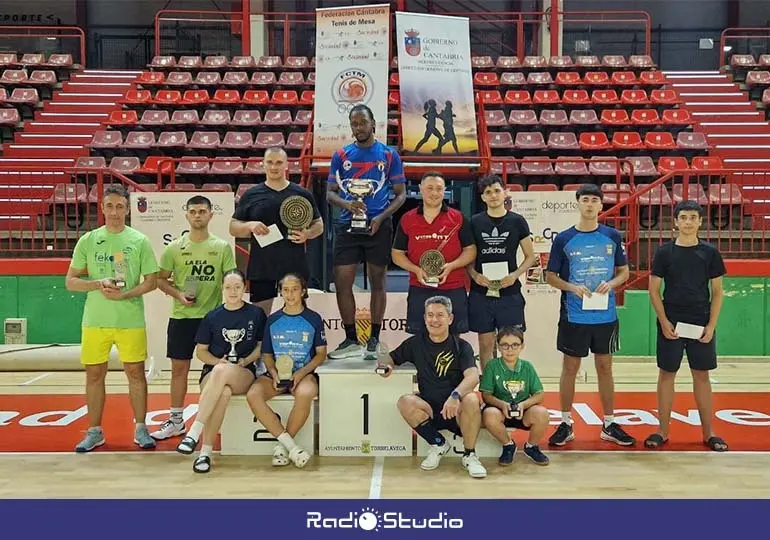 Podium de ganadores del XV Torneo Internacional de Tenis de Mesa Ciudad de Torrelavega, en sus distintas categor&iacute;as.