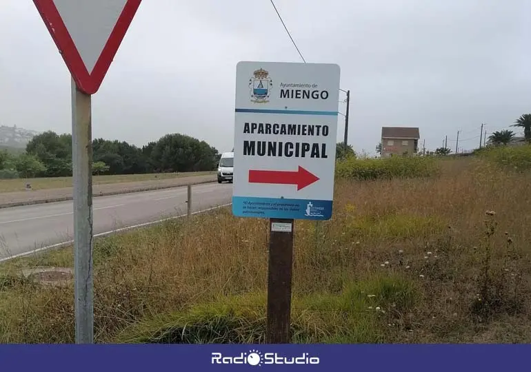 Aparcamiento disuasorio en las playas de Cuch&iacute;a