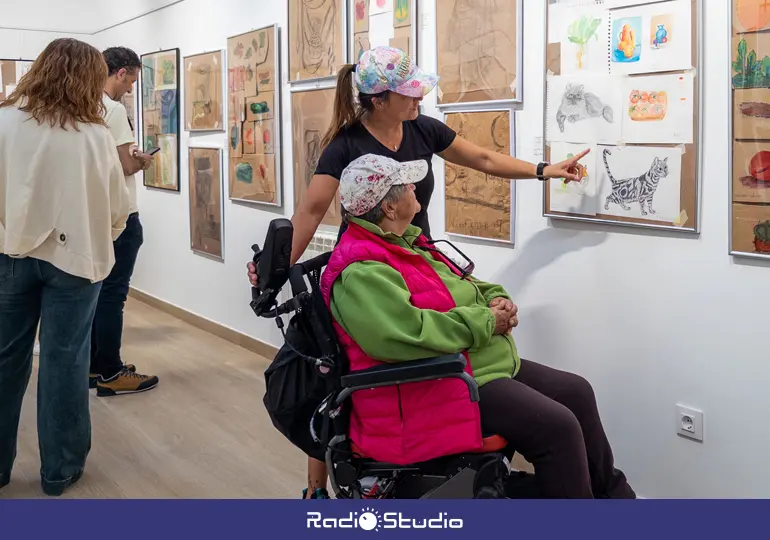 Exposici&oacute;n de trabajos del taller de pintura en la Casa de Cultura de Polanco | Foto: Ayuntamiento