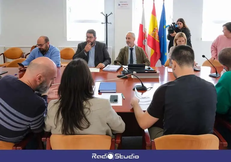 Imagen del Gobierno de Cantabria de la und&eacute;cima reuni&oacute;n para cerrar la adecuaci&oacute;n salarial de los docentes