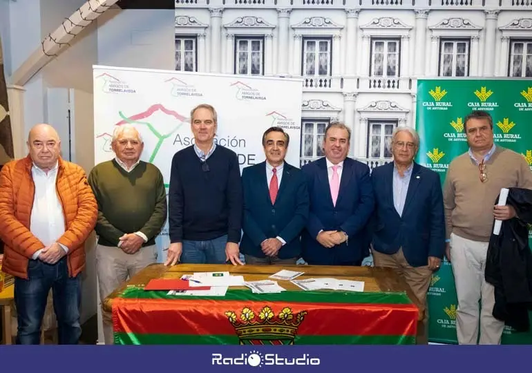 Presentaci&oacute;n del inicio de los actos por los 10 a&ntilde;os de Amigos de Torrelavega