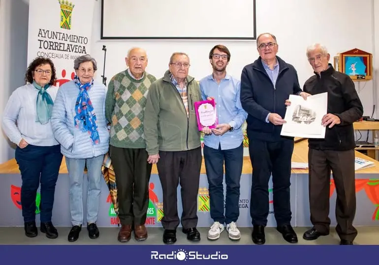 Comienzan esta semana con la presentaci&oacute;n del libro 'Ra&iacute;ces y Recuerdos. El viaje de una vida', de Azucena Rodr&iacute;guez | Foto: Ayuntamiento
