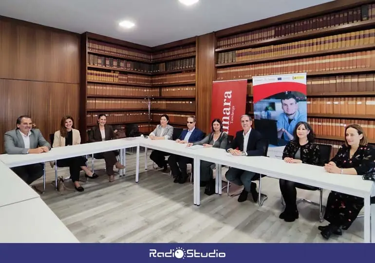 C&aacute;mara Torrelavega impulsa la inclusi&oacute;n laboral de las personas con discapacidad junto a ONCE e Inserta Empleo | Foto: C&aacute;mara Torrelavega