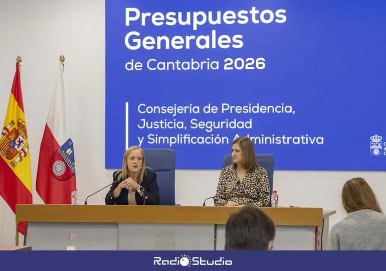 La consejera de Presidencia, en su comparecencia, junto a la secretaria general, Mar&iacute;a Eugenia Guti&eacute;rrez | Foto: Gobierno
