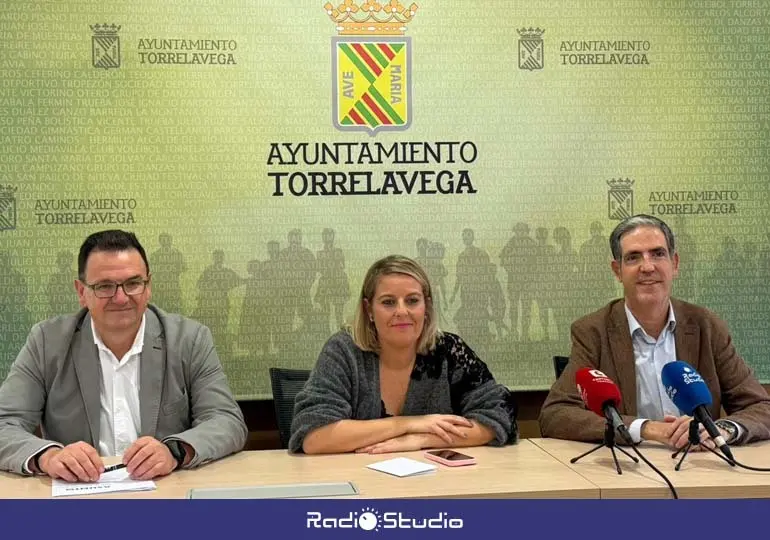 De izquierda a derecha, Rosendo Ruiz, Cristina Garc&ccedil;ia Vi&ntilde;as y Carlos Augusto Carrasco | Foto: C&aacute;mara