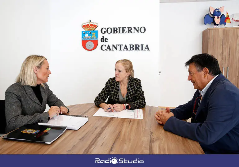 Reuni&oacute;n de trabajo entre el Gobierno de Cantabria y el Ayuntamiento de Santillana del Mar.