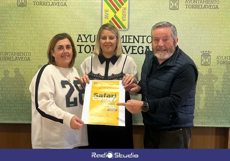 Cristina Garc&iacute;a Vi&ntilde;as, concejala de comercio del Ayuntamiento de Torrelavega, y Rodolfo del Barrio y Marta Saiz, de la comisi&oacute;n de comercio de C&aacute;mara Torrelavega, han presentado la campa&ntilde;a | Foto: Radio Studio