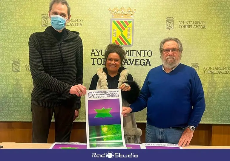 Pepe Ter&aacute;n, Esther V&eacute;lez y Feliciano L&oacute;pez presentan la muestra | Foto: Radio Studio